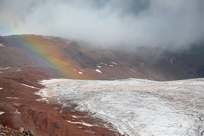  Kazbek - widok z bazy pod stacją meteo